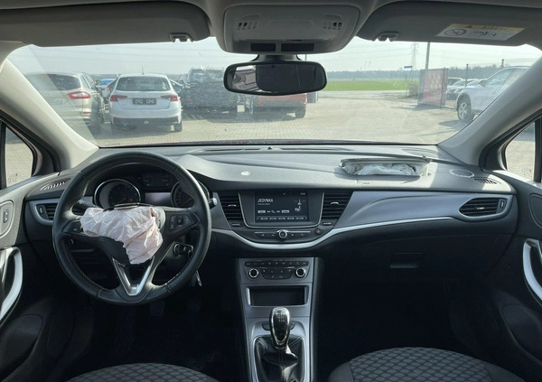 Opel Astra cena 25900 przebieg: 115000, rok produkcji 2019 z Miechów małe 67